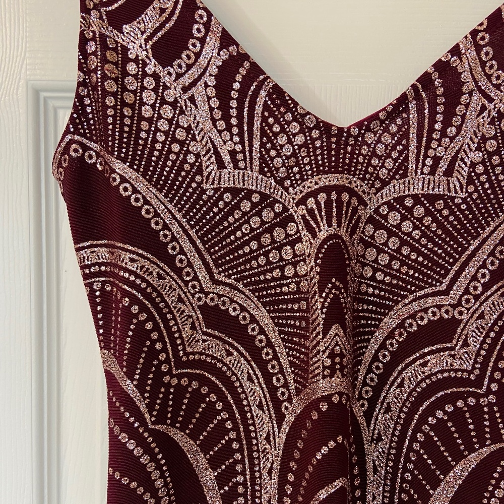 JUMP APPAREL Gorgeous Flattering Burgundy Mini Dress